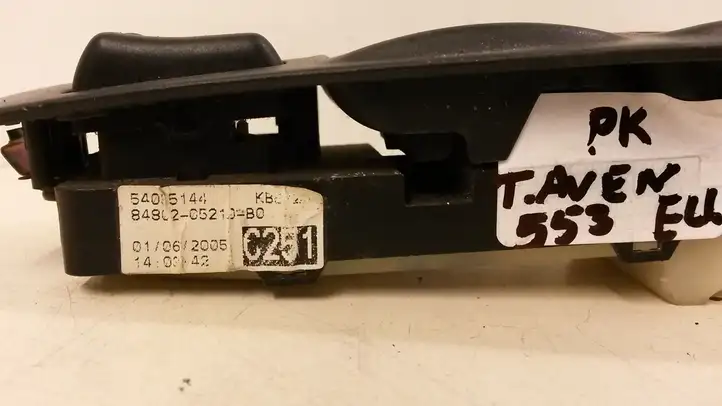 Toyota Avensis T250 (2003 - 2006) 8482005100 Блок кнопок стеклоподъемников — фото 3