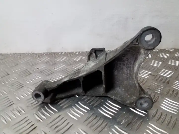 Ford Focus (1998 - 2004) 98AB7M125AF Кронштейн двигателя — фото 2