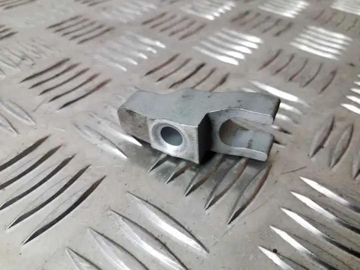 Opel Astra J (2012 - 2015) Держатель форсунки — фото 3