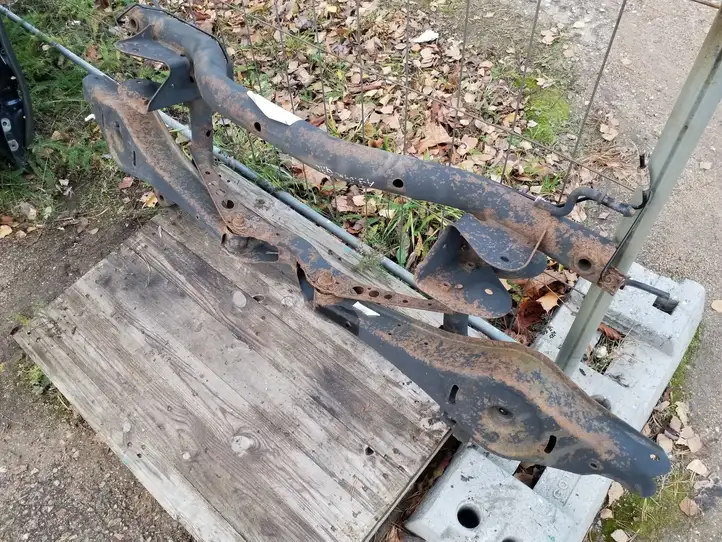 Audi A3/S3 8P (2004 - 2008)  1K0500047DR Задняя траверса