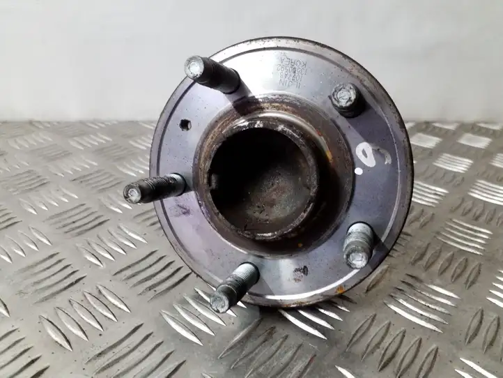 Opel Mokka (2012 - 2016)  13500592 Ступица