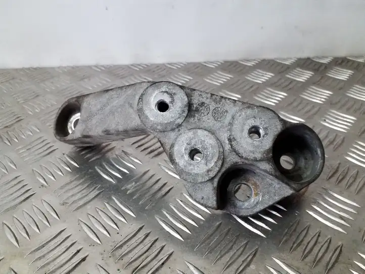 Opel Mokka (2012 - 2016)  25947953 Кронштейн крепления коробки передач