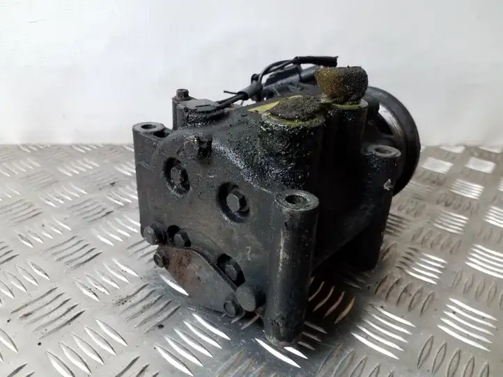 Ford Focus (1998 - 2004)  YS4H19D629AB Компрессор (насос) кондиционера воздуха