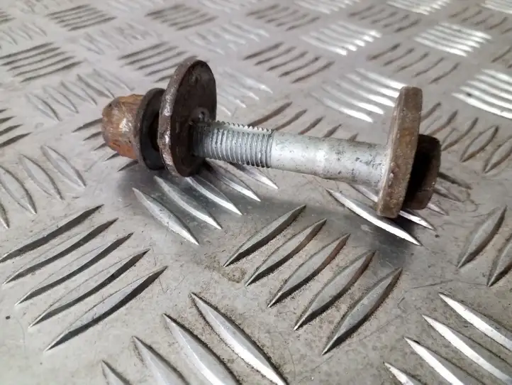 Audi A3/S3 8P (2008 - 2013)   Болт развал - схождения