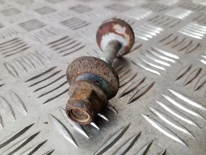 Audi A3/S3 8P (2008 - 2013)   Болт развал - схождения