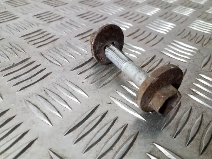 Audi A3/S3 8P (2008 - 2013)   Болт развал - схождения