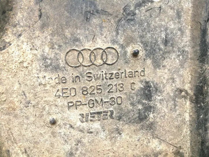 Audi A8 S8 D3 4E (2005 - 2007) 4E0825213C Защита топливного бака — фото 3