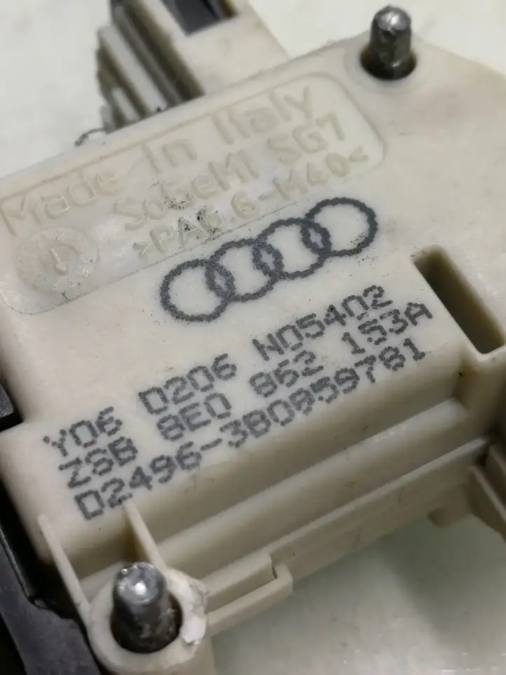 Audi A4 S4 B7 8E 8H (2004 - 2009) 8E0862153A Замок крышки топливного бака — фото 2