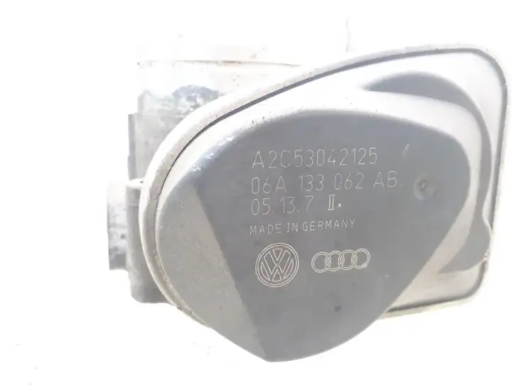 Volkswagen Golf V (2003 - 2009) 06A133062AB Дроссельная заслонка — фото 3