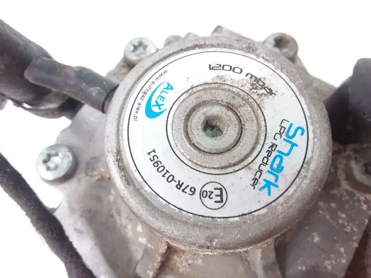 Nissan Primera (2000 - 2001) 67R010951 Газовый редуктор — фото 3