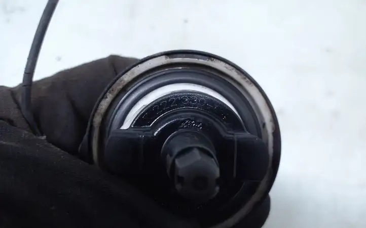 BMW 1 F20 F21 (2011 - 2019) 7222330 Крышка топливного бака — фото 3