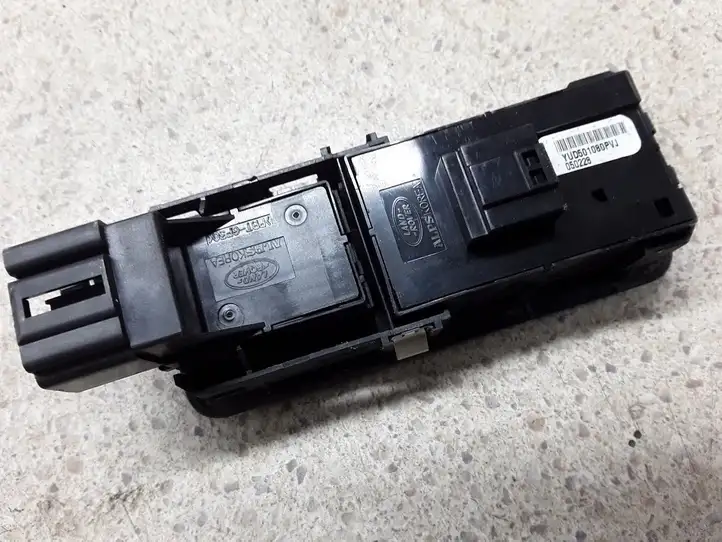 Land Rover Range Rover Sport L494 (2009 - 2013) YUD501080PVJ Блок кнопок стеклоподъемников — фото 3