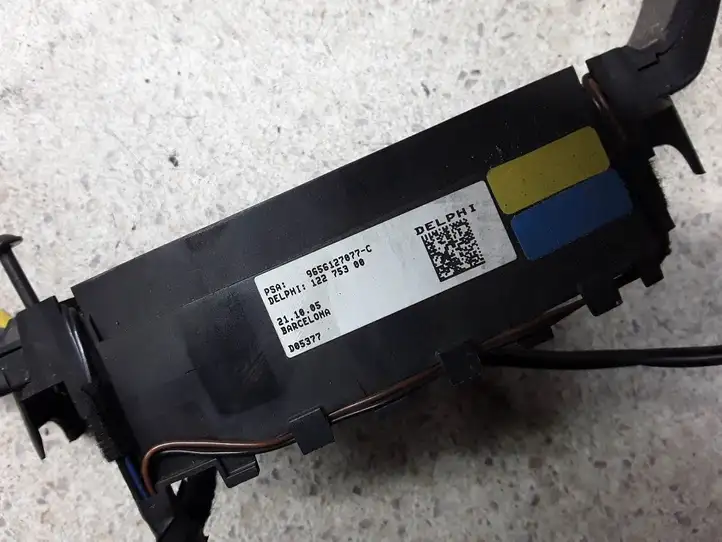 Citroen C3 (2002 - 2009) 9656127077 Включатель регулировки звука — фото 2