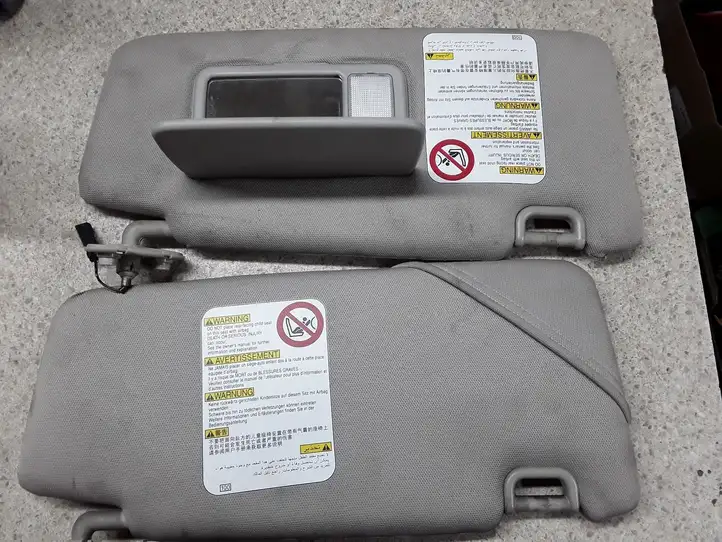 Subaru Outback (2007 - 2009) Солнцезащитный козырек — фото 2
