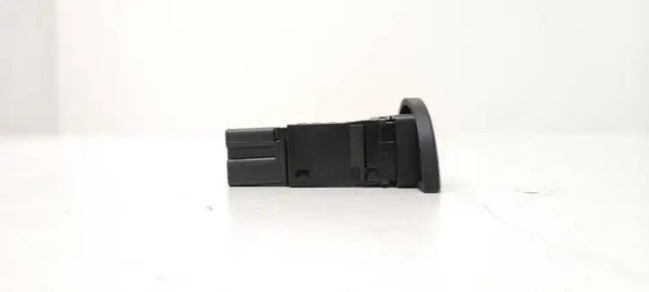 Nissan X-Trail T30 (2001 - 2007) 06016 Включатель аварийных фонарей — фото 3