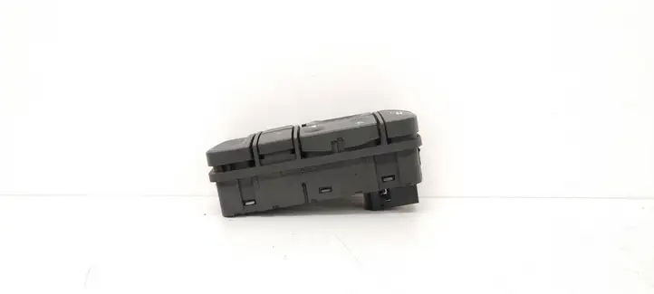 Opel Vectra C (2002 - 2005) 687833988 Блок кнопок стеклоподъемников — фото 4