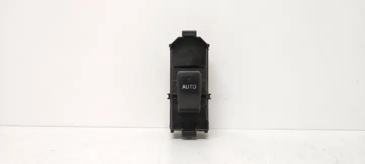 Toyota Corolla Verso E121 (2001 - 2004) 514733 Кнопка стеклоподъемников — фото 1