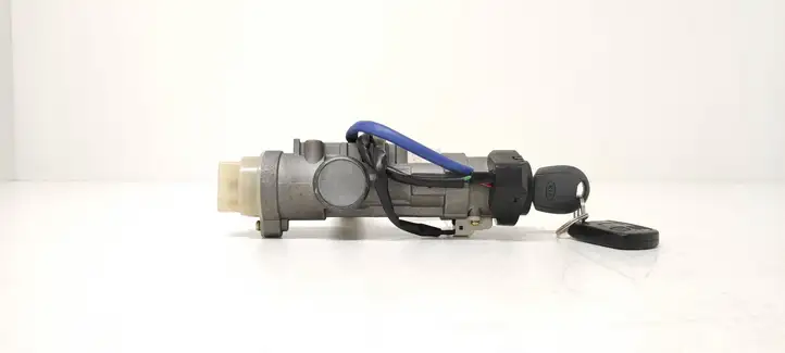Kia Sorento (2006 - 2009) Замок зажигания — фото 1
