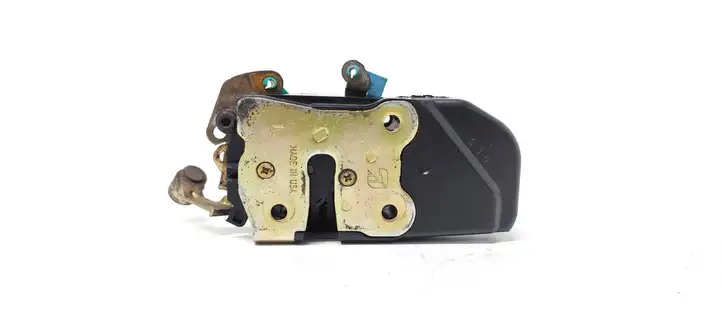 Chrysler Voyager (2001 - 2004)   Замок передней двери