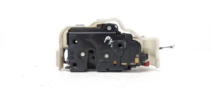 Volkswagen Cross Touran I (2006 - 2010)   Замок передней двери