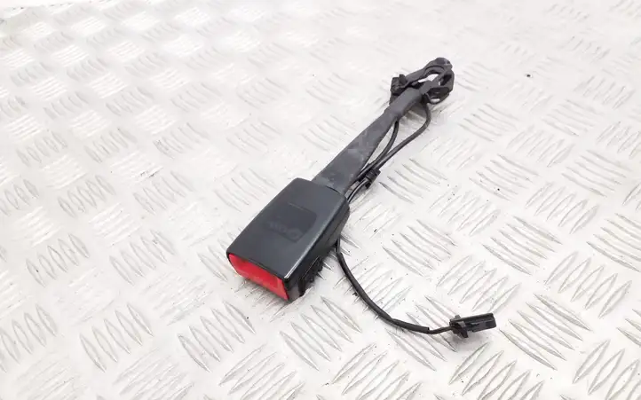 Audi A6 (2011 - 2014)  8K0857755F Замок переднего ремня