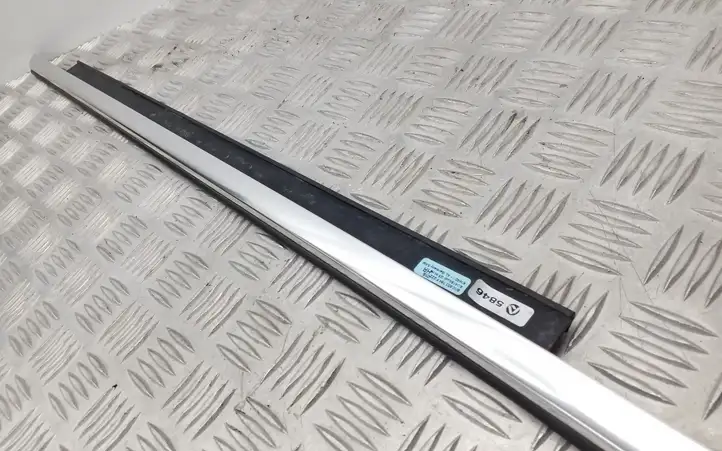 Audi Q5 SQ5 (2008 - 2012) 8R0853764F Накладка стекла задней двери — фото 4