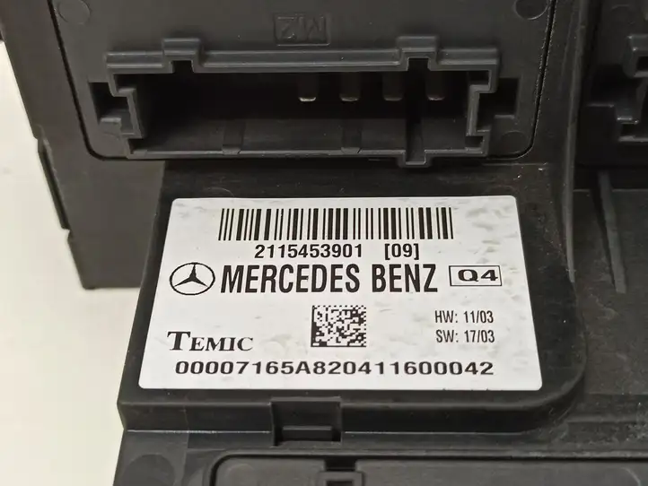Mercedes-Benz E W211 (2002 - 2009) 2115453901 Блок предохранителей — фото 10