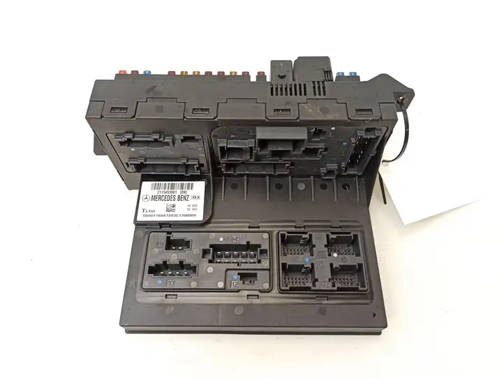 Mercedes-Benz E W211 (2002 - 2009)  2115453901 Блок предохранителей