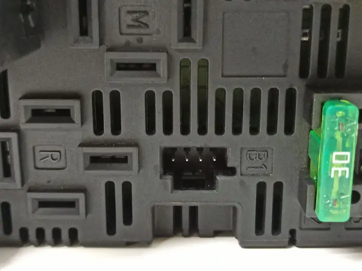 Mercedes-Benz E W211 (2002 - 2009)  2115453901 Блок предохранителей