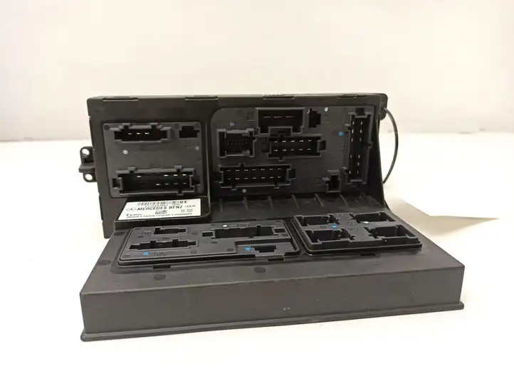 Mercedes-Benz E W211 (2002 - 2009)  2115453901 Блок предохранителей