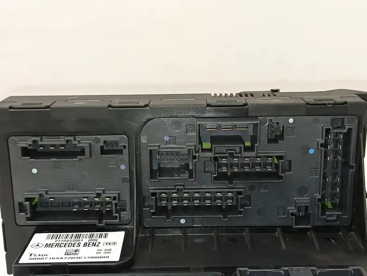 Mercedes-Benz E W211 (2002 - 2009)  2115453901 Блок предохранителей