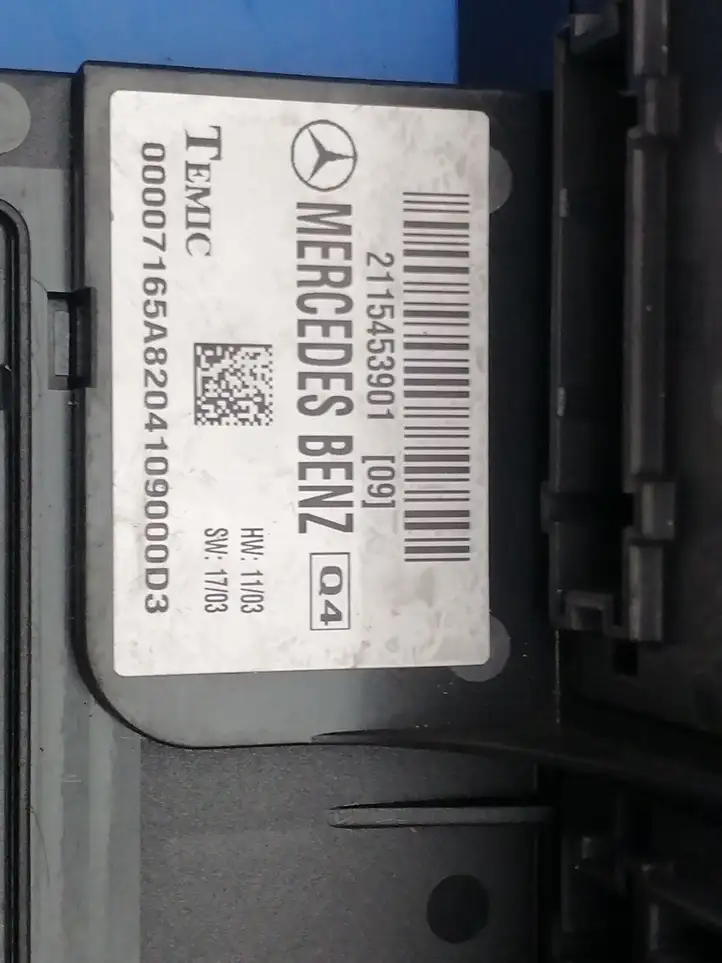 Mercedes-Benz E W211 (2002 - 2009) 2115453901 Блок предохранителей — фото 10
