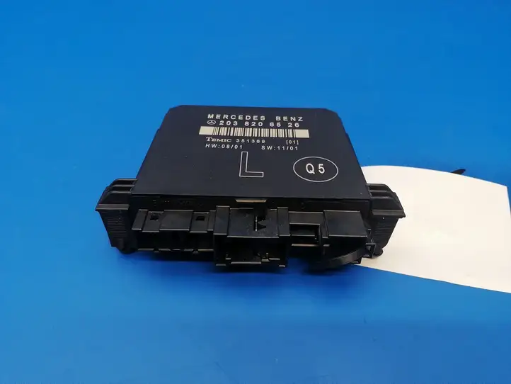 Mercedes-Benz C W203 (2000 - 2007)  2038206526 Блок управления дверью