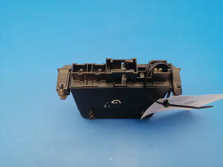 Mercedes-Benz C W203 (2000 - 2007)  2038206526 Блок управления дверью