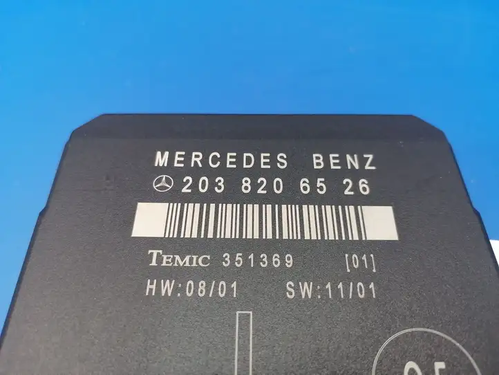 Mercedes-Benz C W203 (2000 - 2007)  2038206526 Блок управления дверью