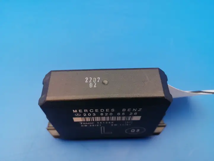 Mercedes-Benz C W203 (2000 - 2007)  2038206526 Блок управления дверью