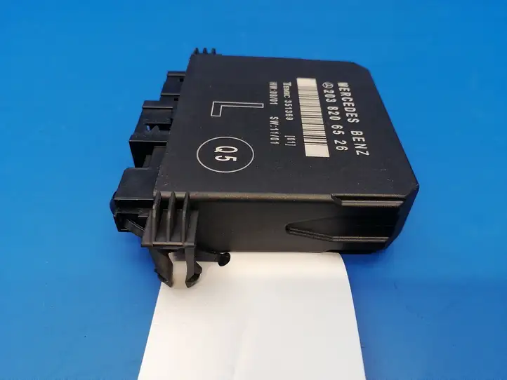 Mercedes-Benz C W203 (2000 - 2007)  2038206526 Блок управления дверью