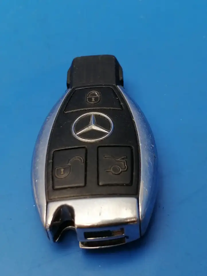 Mercedes-Benz C W204 (2007 - 2014) Ключ зажигания — фото 3