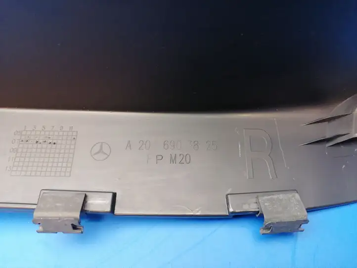 Mercedes-Benz C W204 (2007 - 2014) A2046903825 Верхняя боковая отделка заднего сиденья — фото 2