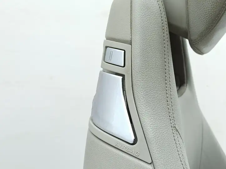 Mercedes-Benz C W204 (2007 - 2014) Переднее сиденье водителя — фото 3