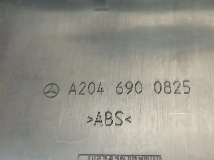 Mercedes-Benz C W204 (2007 - 2014) A2046900825 Отделка порога багажника — фото 2