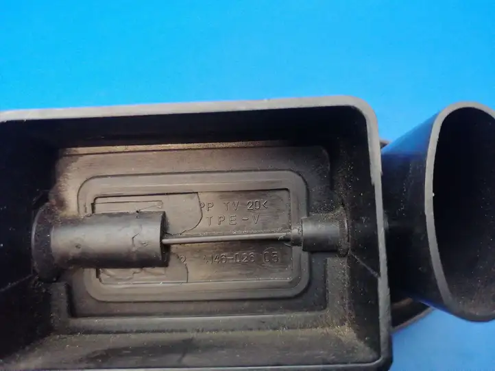 Mercedes-Benz C W203 (2000 - 2007)  a2038300154 Боковая воздушный дефлектор