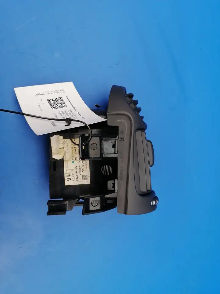 Mercedes-Benz C W203 (2000 - 2007)  a2038300154 Боковая воздушный дефлектор