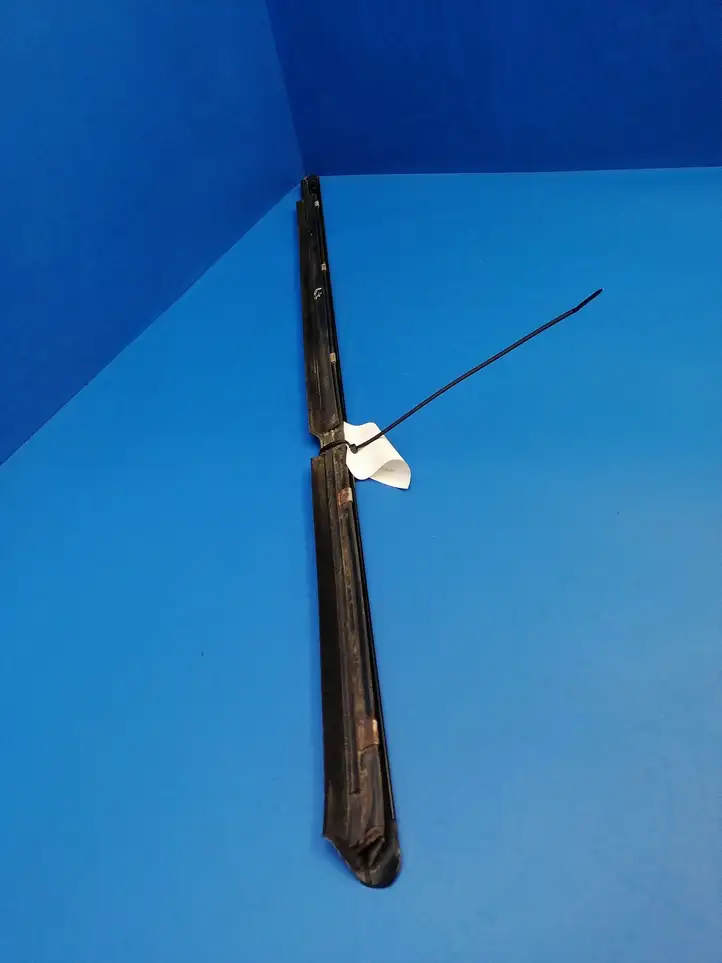 Mercedes-Benz C W203 (2000 - 2007)   Облицовка стекла задней двери