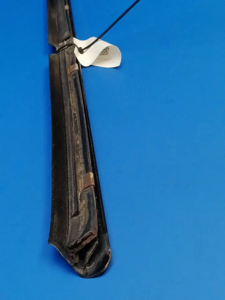 Mercedes-Benz C W203 (2000 - 2007)   Облицовка стекла задней двери