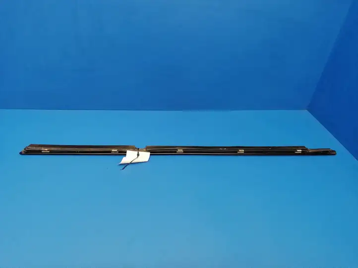 Mercedes-Benz C W203 (2000 - 2007)   Облицовка стекла задней двери