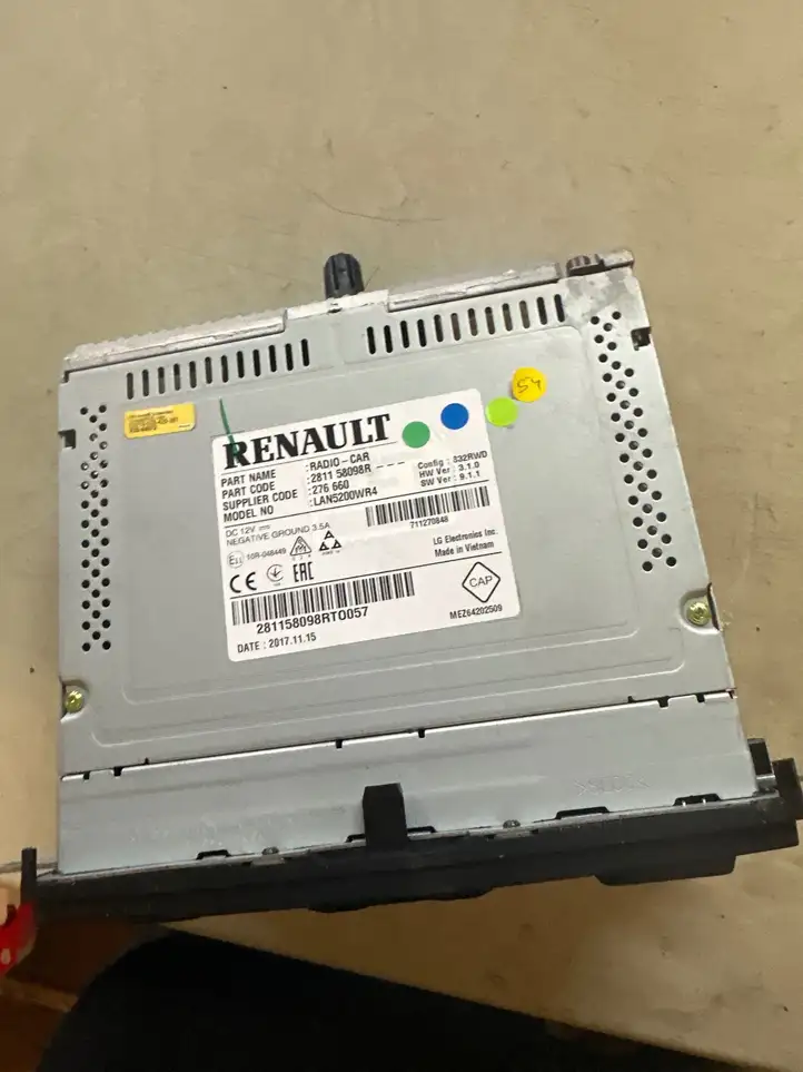 Renault Captur (2013 - 2020) 281158098R Магнитола / мультимедийная система — фото 1