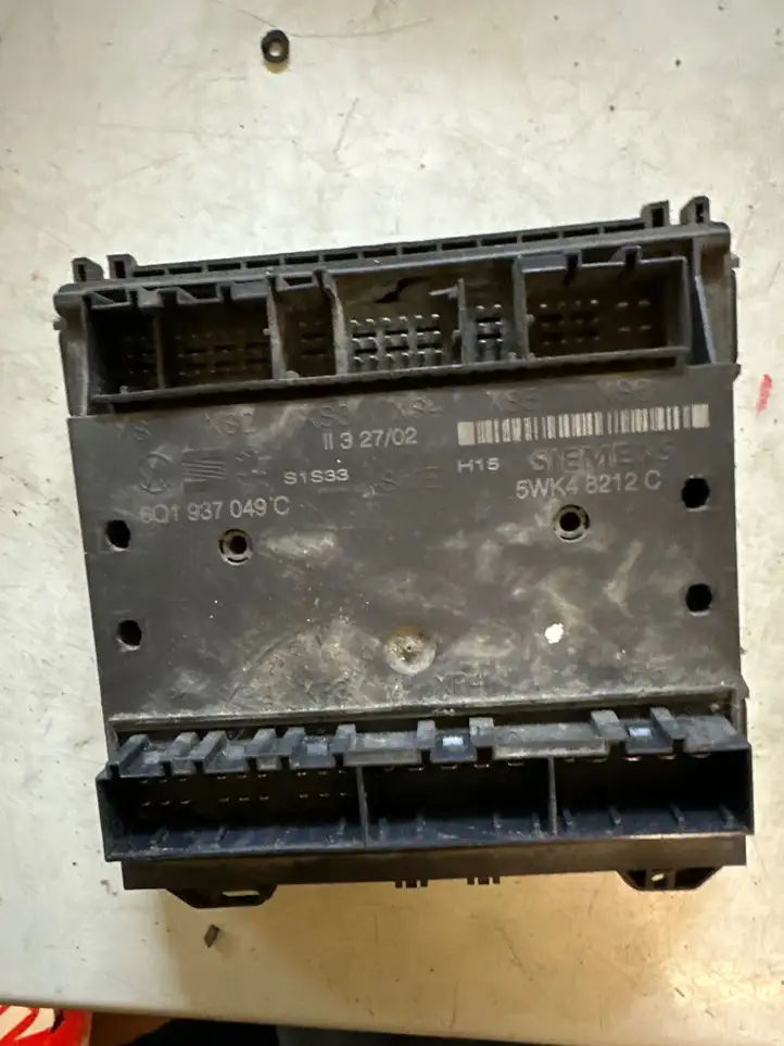 Volkswagen Polo (2001 - 2005) 6Q1937049C Модуль комфорта — фото 2