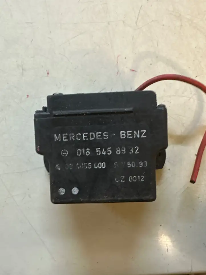 Mercedes-Benz Sprinter W901 W902 W903 W904 (1995 - 2007) 0165458932 Реле накала свечей — фото 2