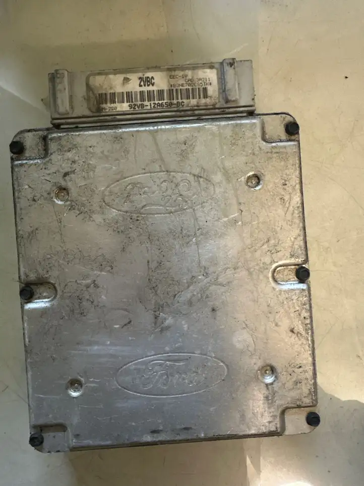 Ford Transit (1995 - 2000)  92VB12A650BC Блок управления двигателя